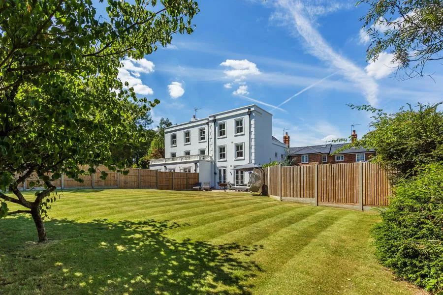 4 bed house to rent, Woking Road, Guildford, GU4