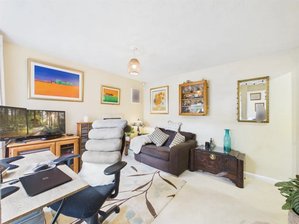 Whitley Court, Deerhurst, photo 3
