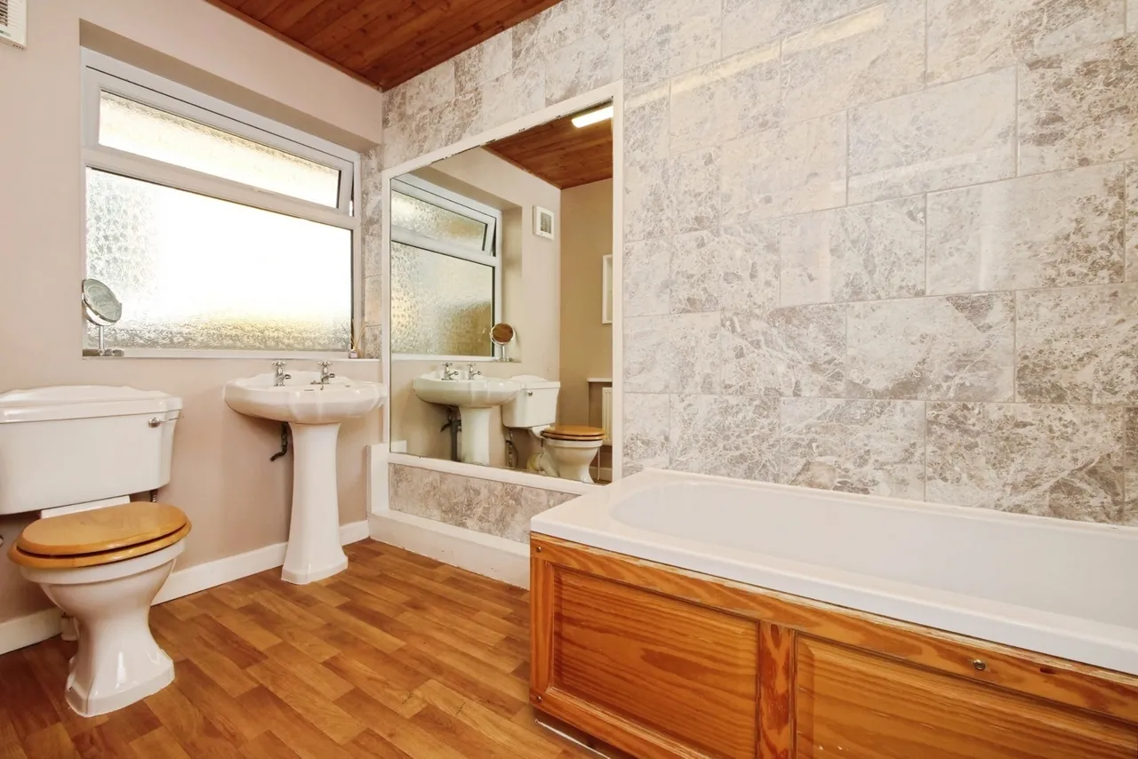 Hawthorn Spinney, York, North Yorkshire, YO31, photo 19