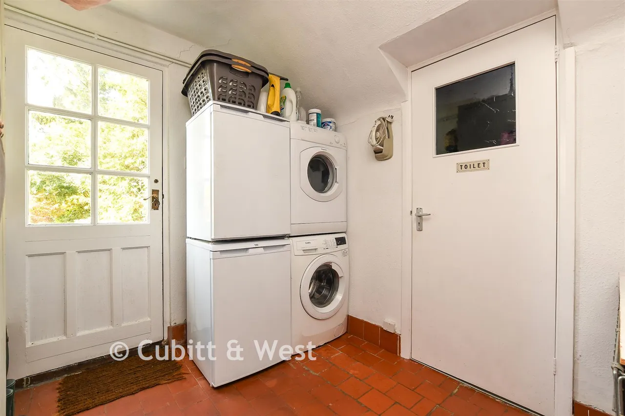 Middle Street, Betchworth, RH3, photo 11