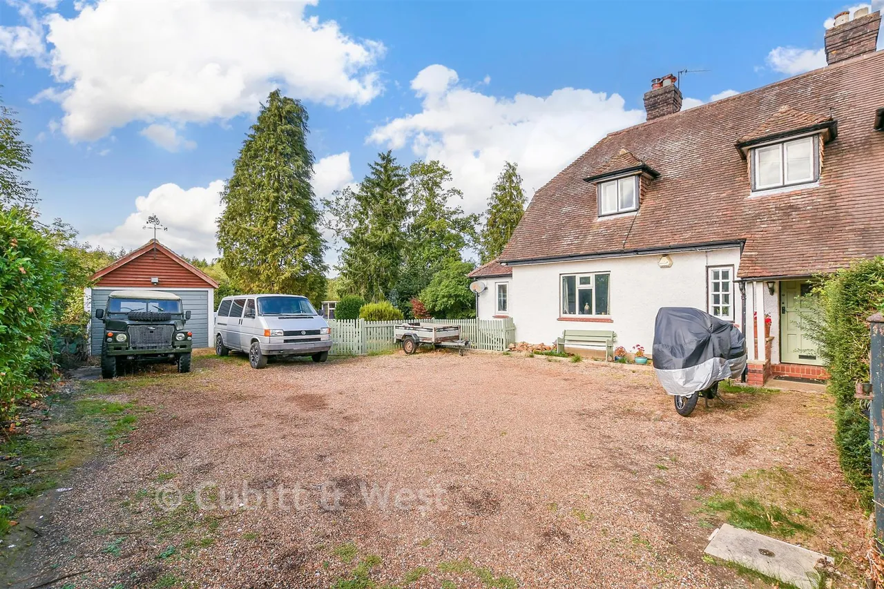 Middle Street, Betchworth, RH3, photo 16
