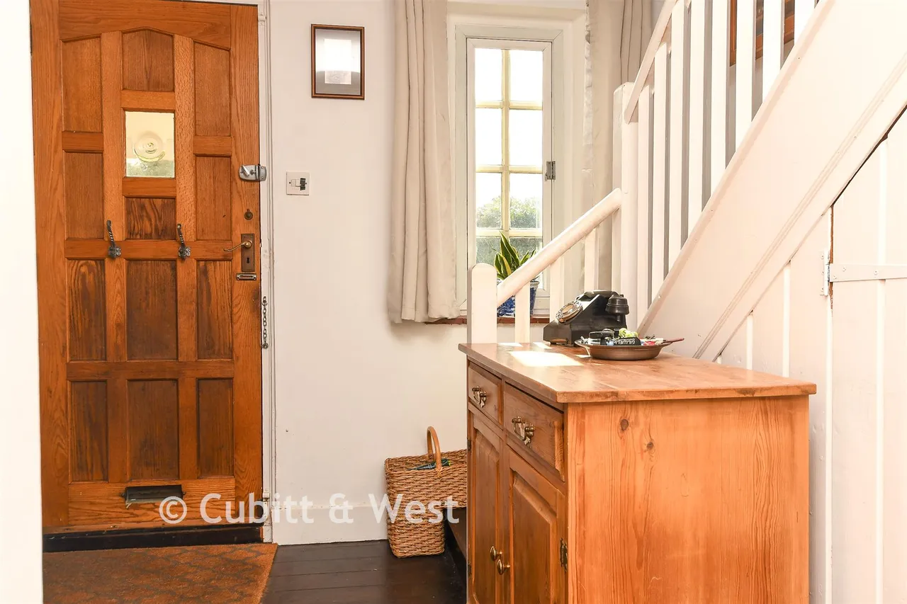 Middle Street, Betchworth, RH3, photo 4
