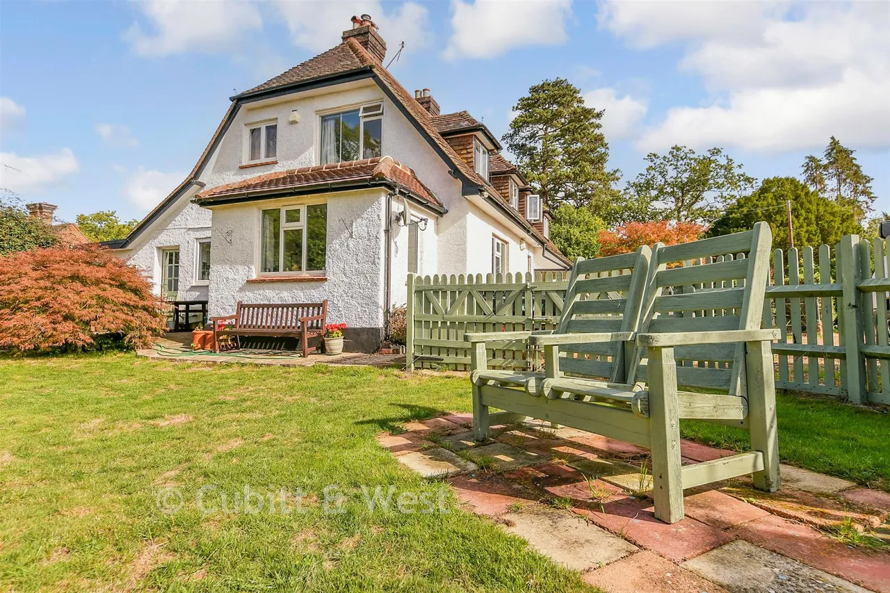 Middle Street, Betchworth, RH3, photo 22