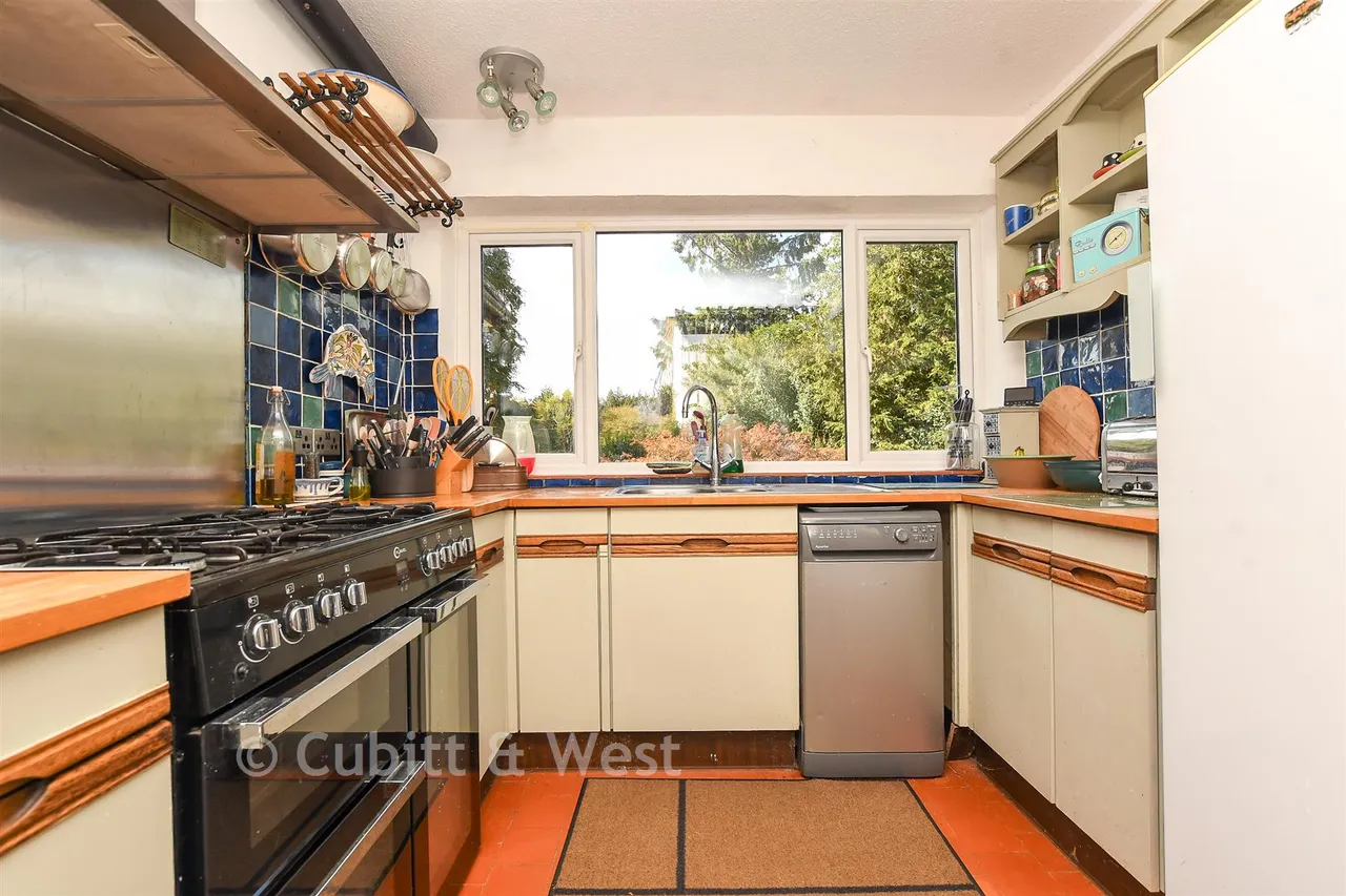 Middle Street, Betchworth, RH3, photo 10