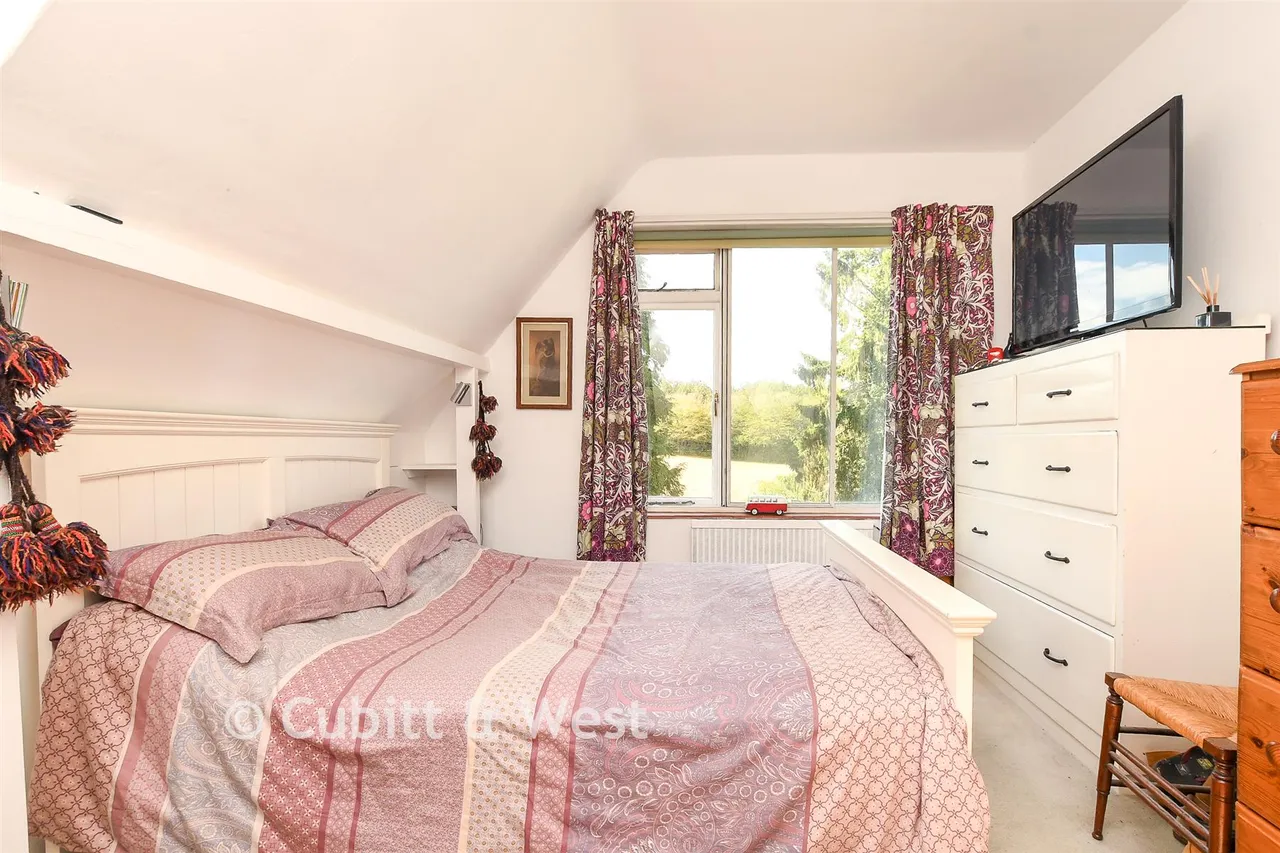 Middle Street, Betchworth, RH3, photo 12