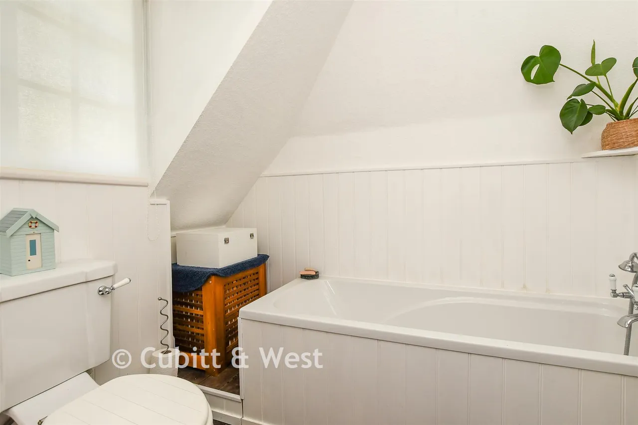 Middle Street, Betchworth, RH3, photo 15