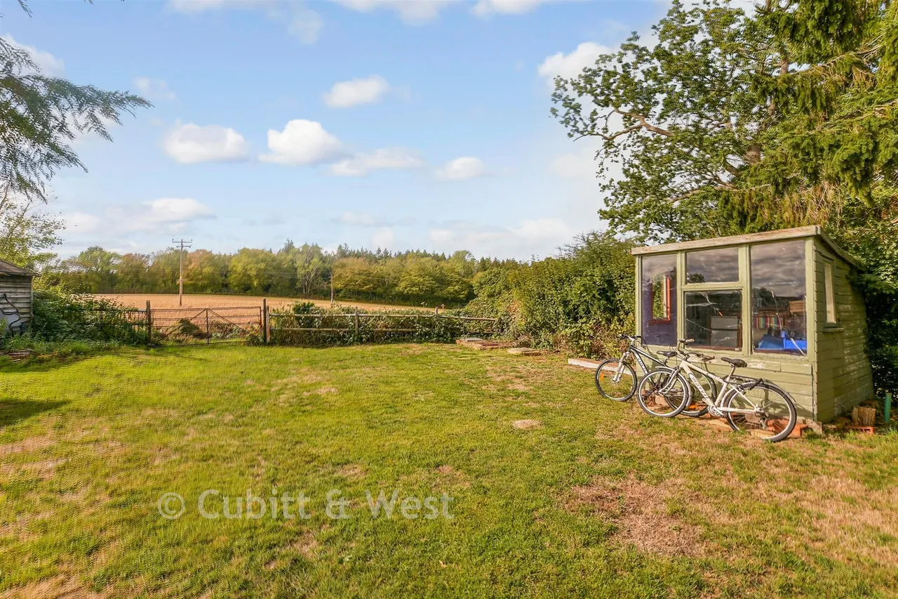 Middle Street, Betchworth, RH3, photo 3