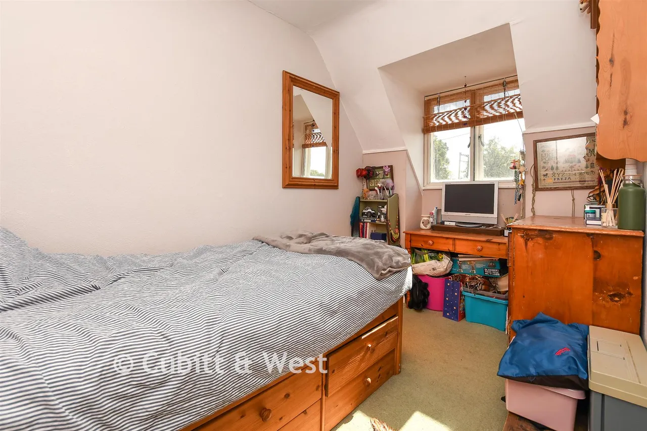 Middle Street, Betchworth, RH3, photo 14