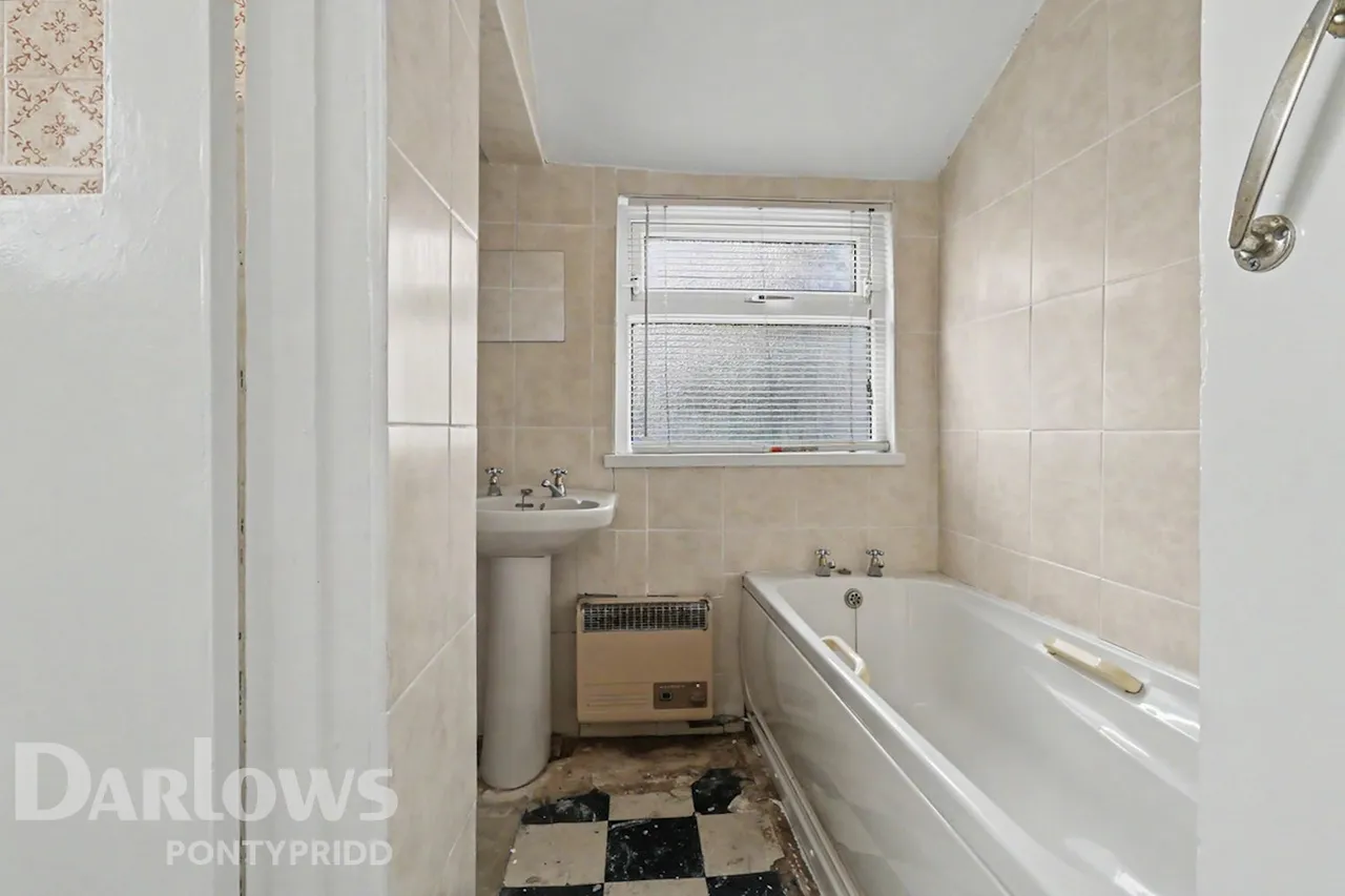 Woodland Terrace, Pontypridd, photo 10