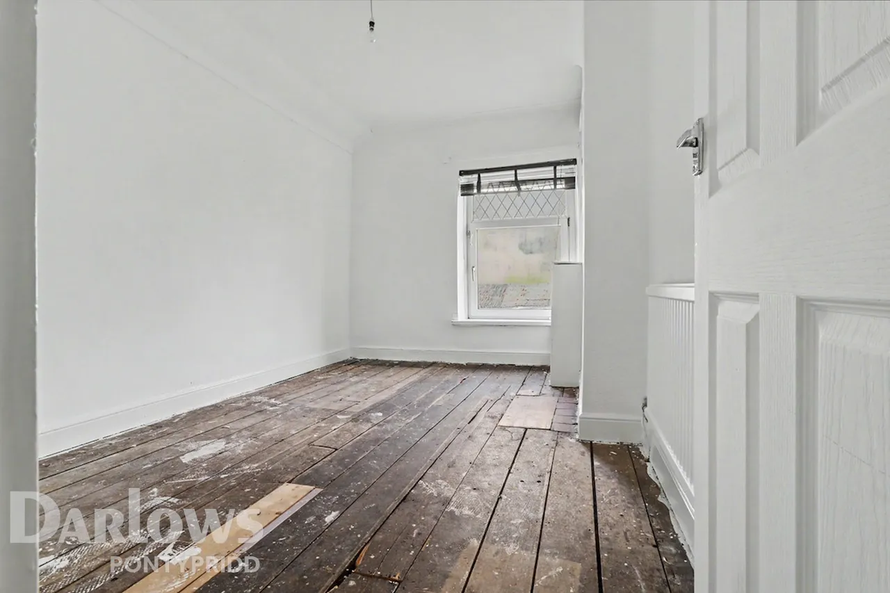 Woodland Terrace, Pontypridd, photo 13