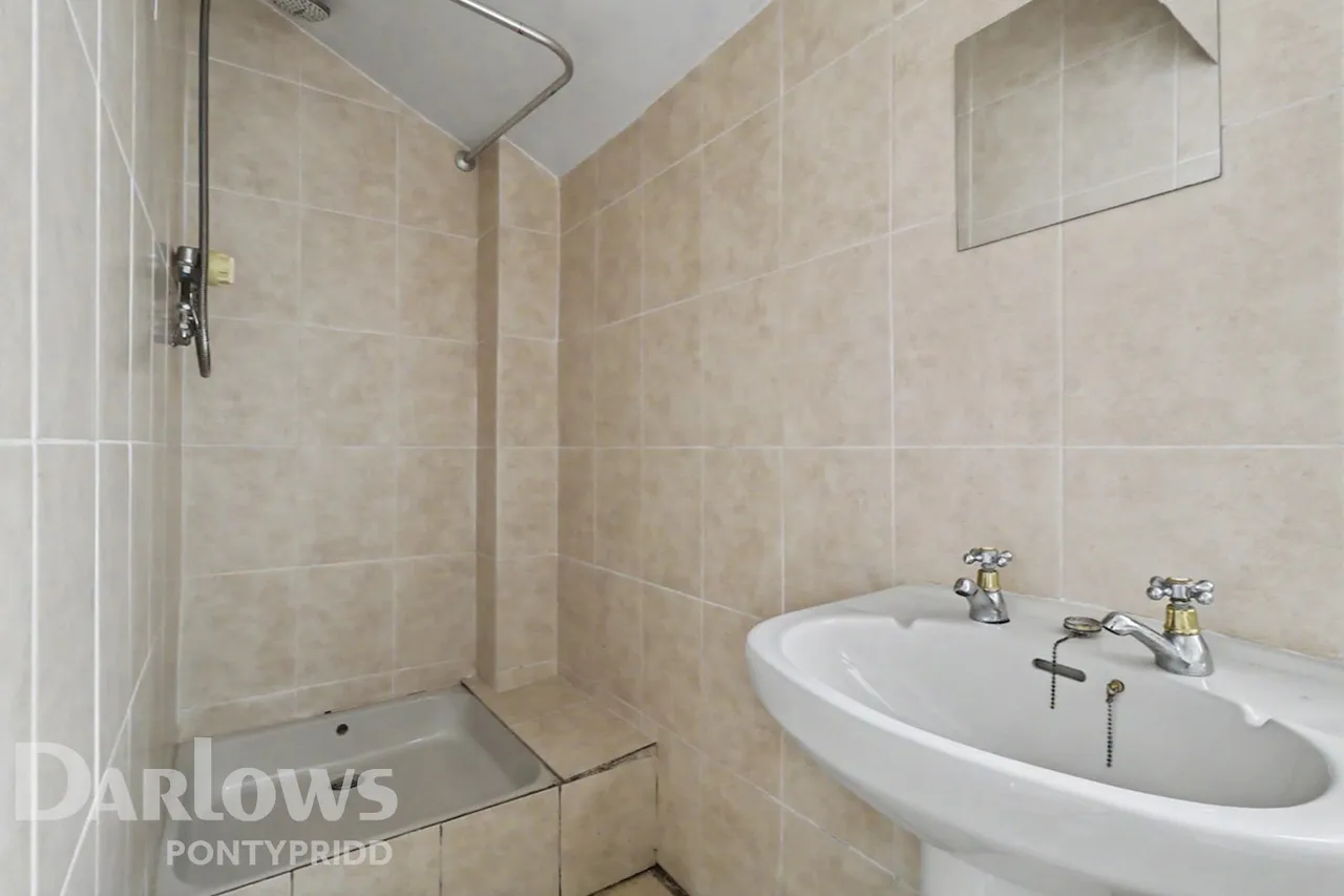 Woodland Terrace, Pontypridd, photo 12
