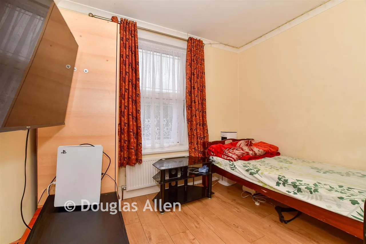 Monega Road, Manor Park, E12, photo 6
