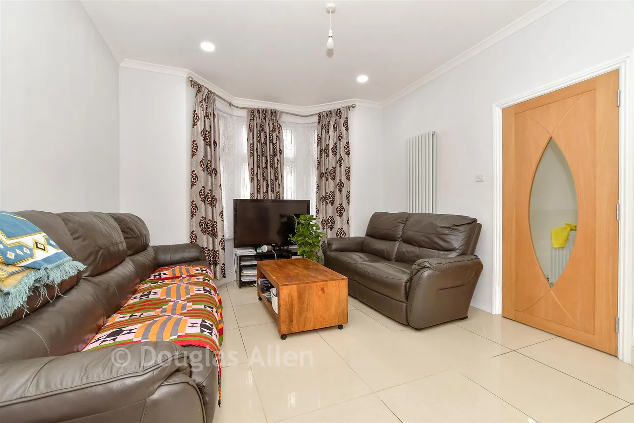 Monega Road, Manor Park, E12, photo 3