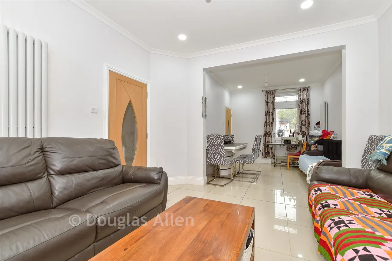 Monega Road, Manor Park, E12, photo 9