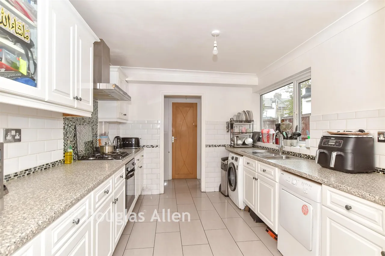 Monega Road, Manor Park, E12, photo 4