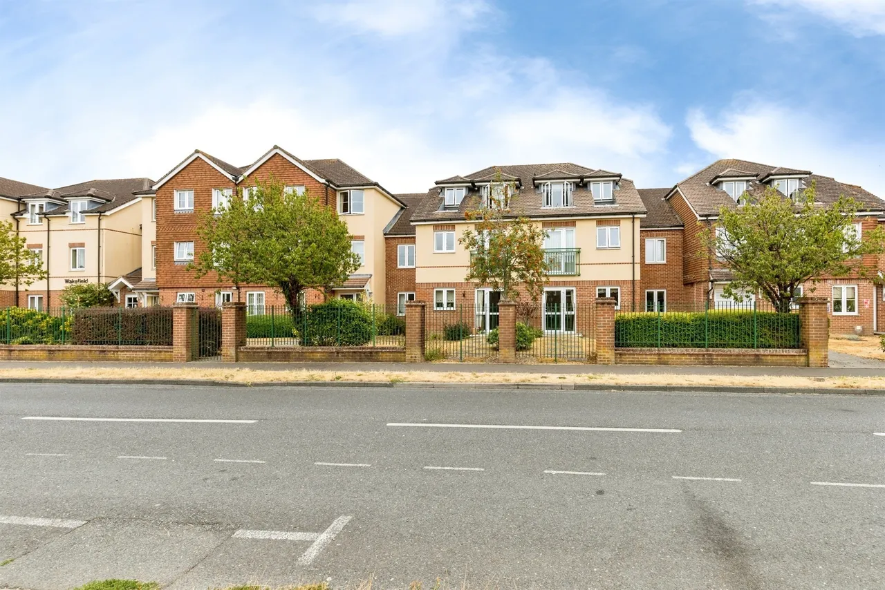 1 bed retirement property for sale — Blackbridge Lane, Horsham