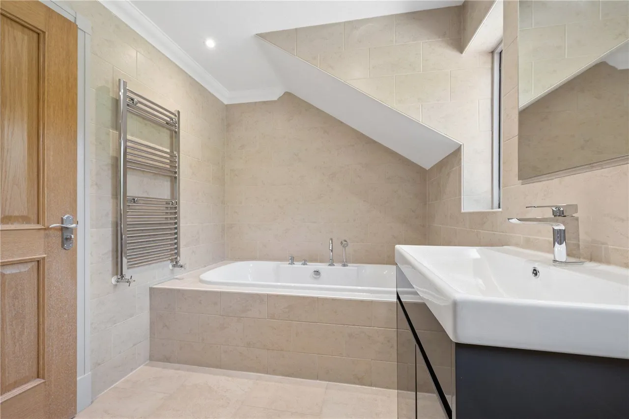 Aberford Road, Barwick In Elmet, LS15, photo 22
