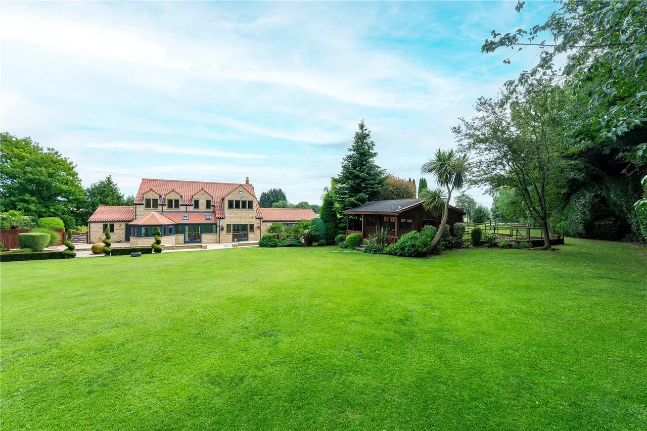 Aberford Road, Barwick In Elmet, LS15, photo 31