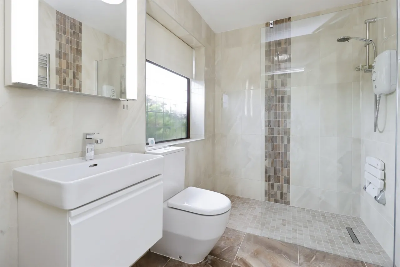 Barton Road, Barton, SY14, photo 11