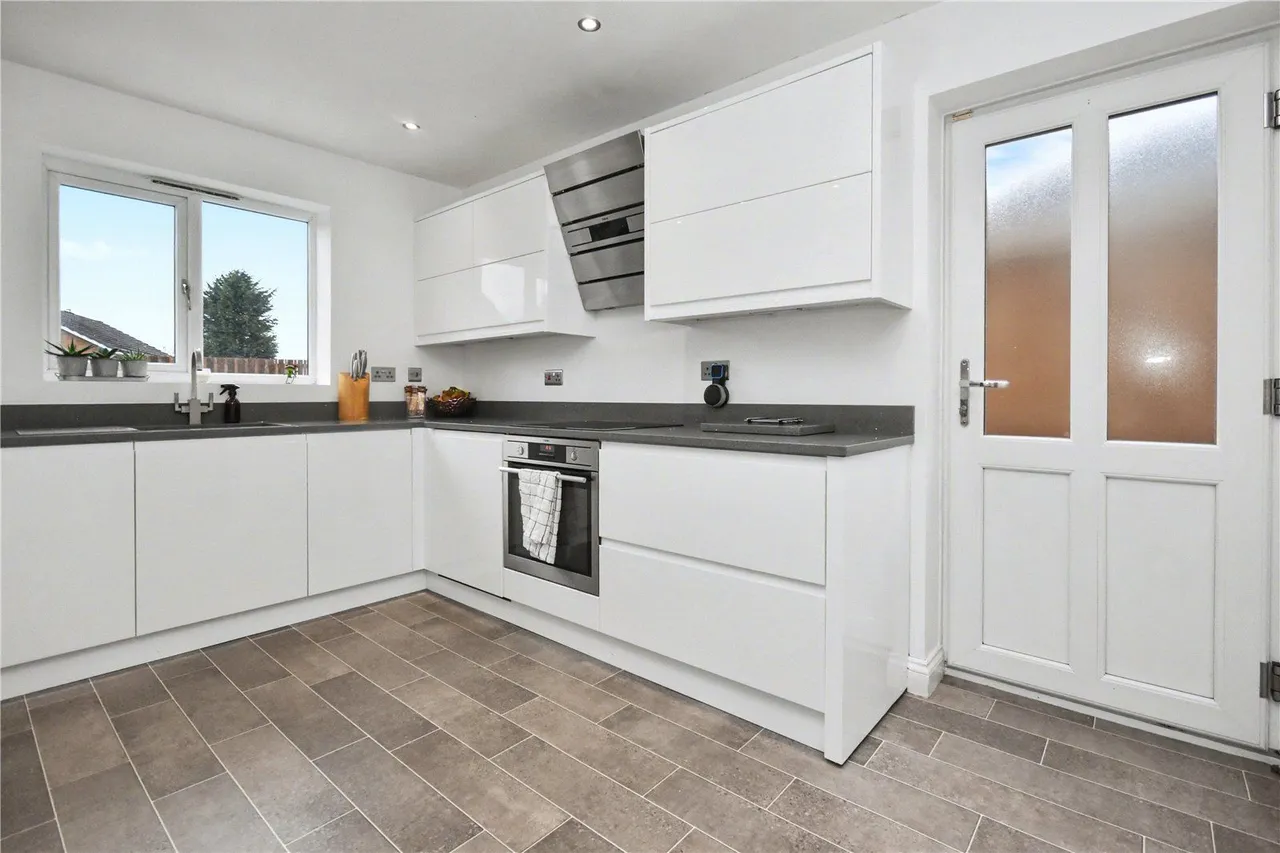 Redhill Chase, Castleford, WF10, photo 8