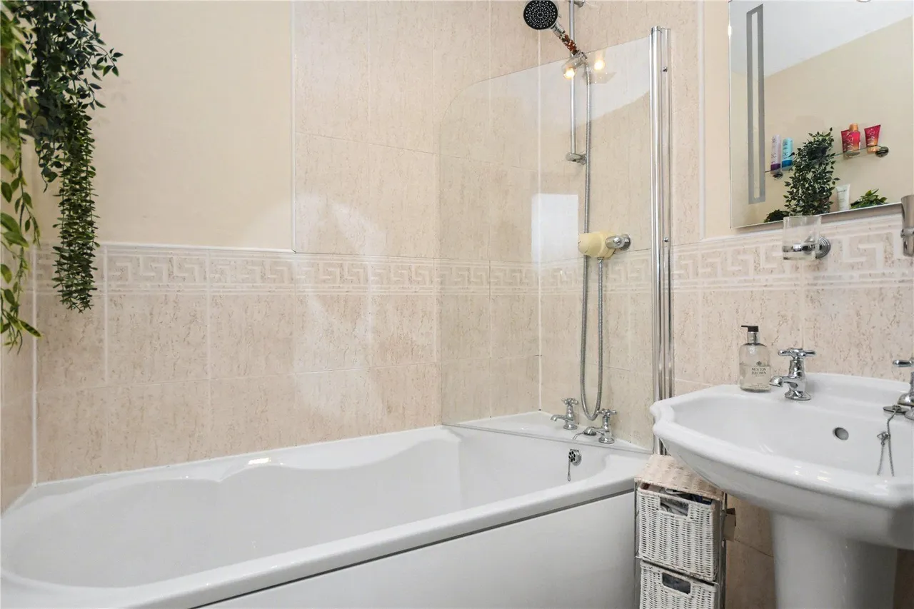 Redhill Chase, Castleford, WF10, photo 15