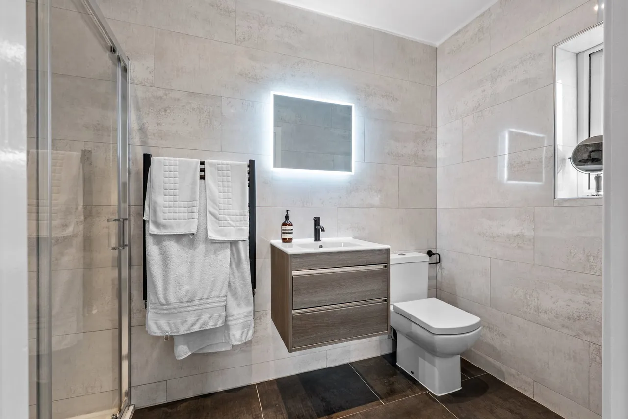 Geralds Grove, Banstead, SM7, photo 19