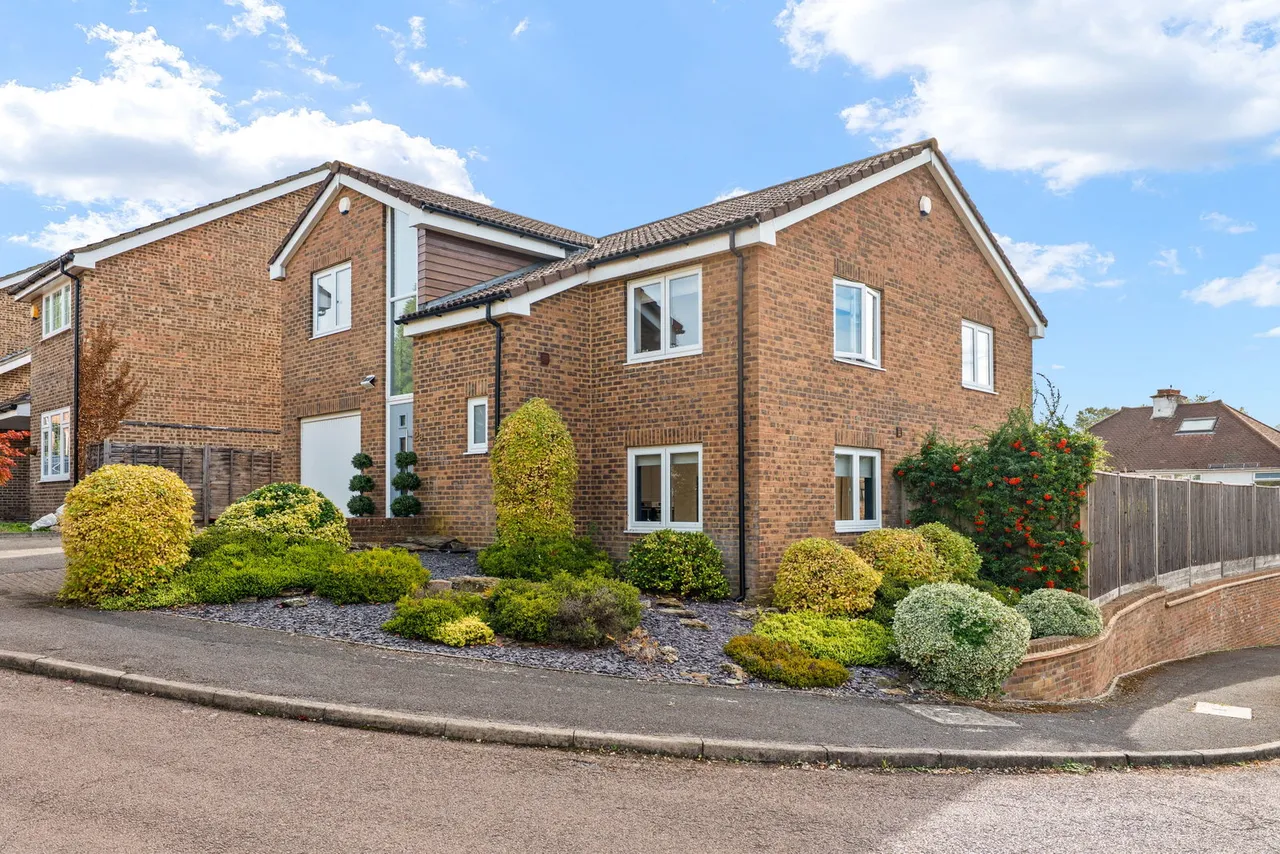 4 bed house for sale, Geralds Grove, Banstead, SM7