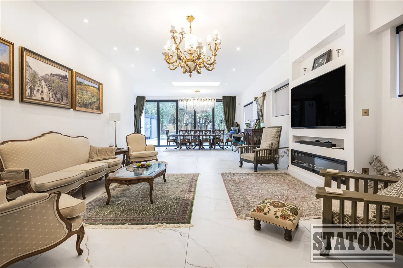 Friern Barnet Lane, Whetstone, London, N20 0NN, photo 6