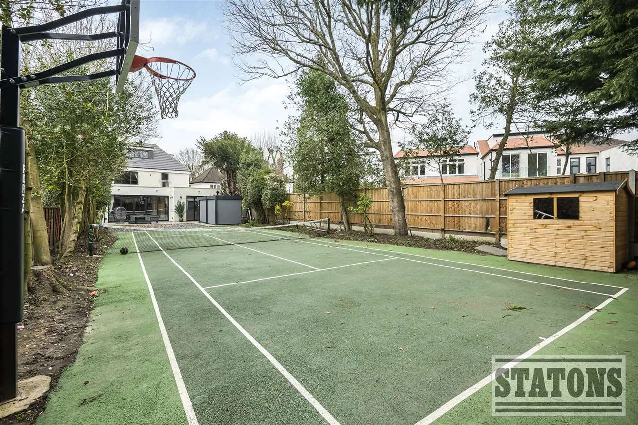 Friern Barnet Lane, Whetstone, London, N20 0NN, photo 28