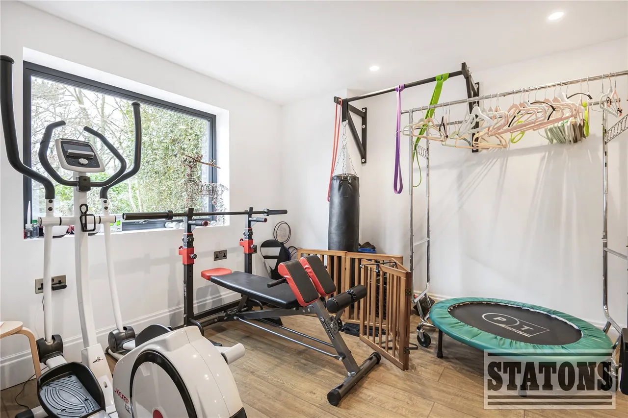 Friern Barnet Lane, Whetstone, London, N20 0NN, photo 10