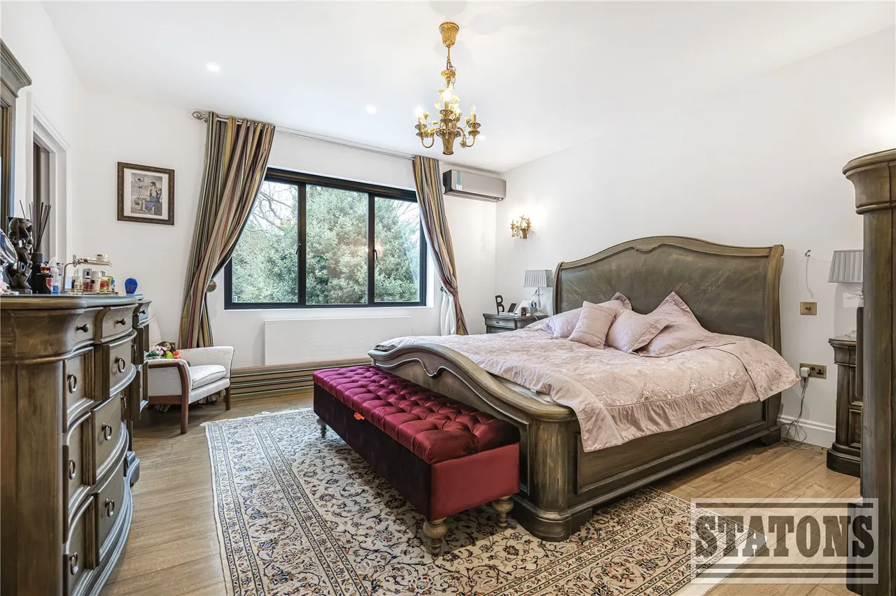 Friern Barnet Lane, Whetstone, London, N20 0NN, photo 13