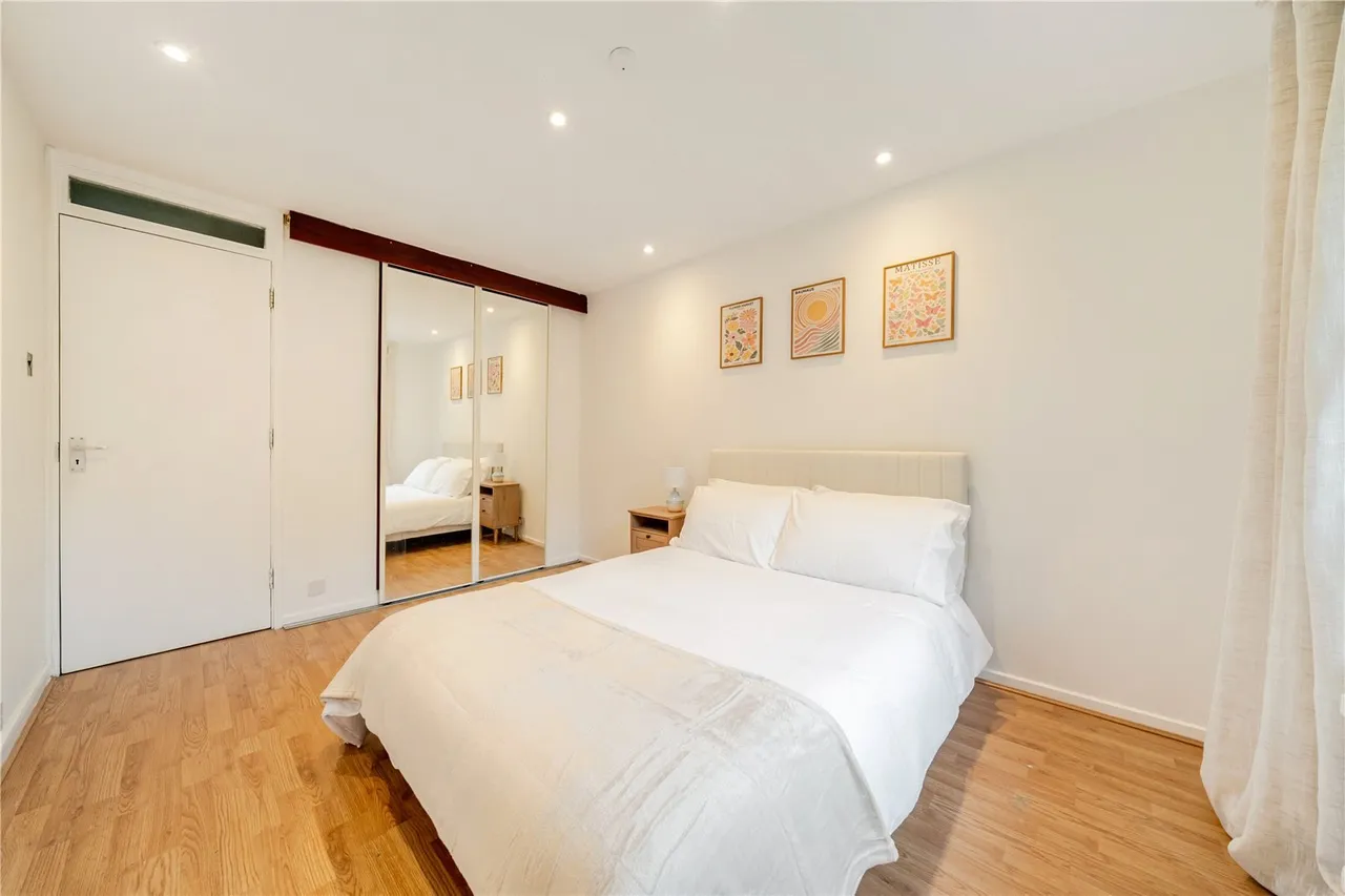 Manaton Close, SE15, photo 5