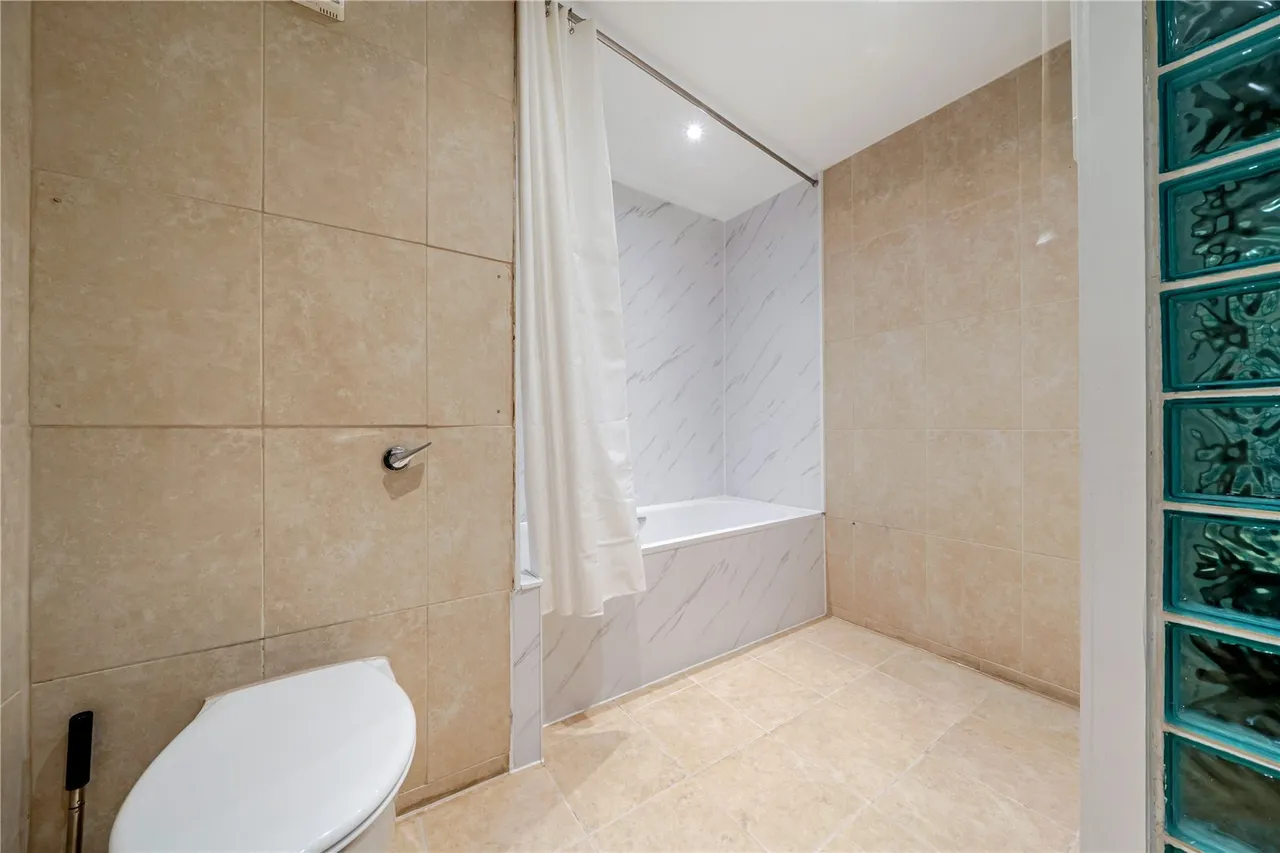 Manaton Close, SE15, photo 7