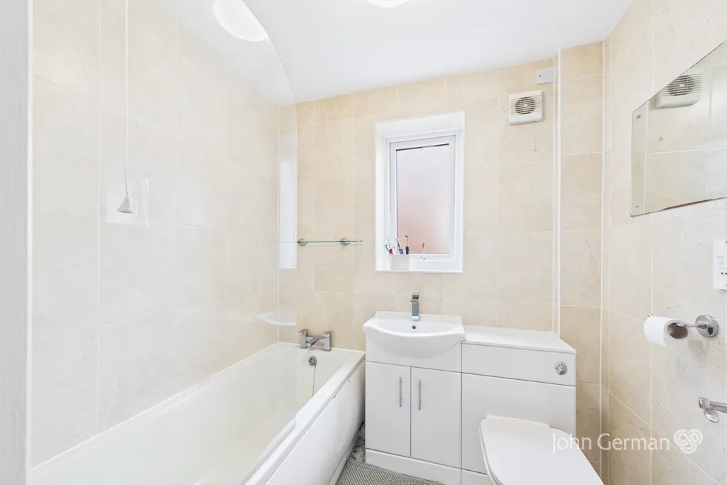 Aintree Close, Branston, photo 17