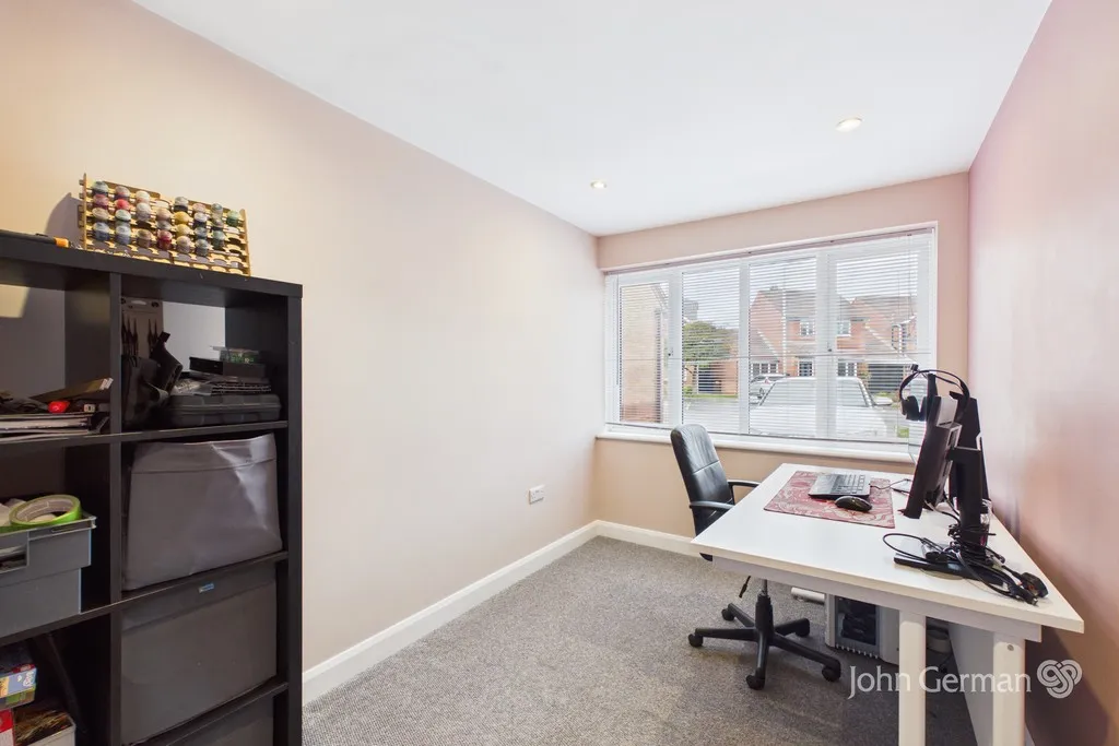 Aintree Close, Branston, photo 8