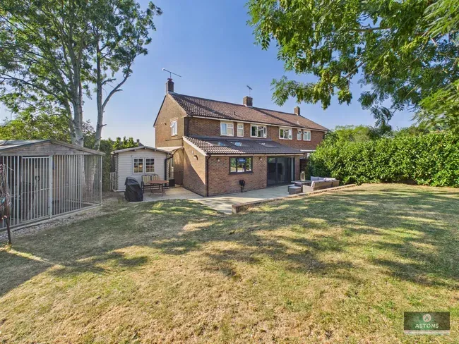 4 bed house for sale — Cuckmere Crescent, Gossops Green