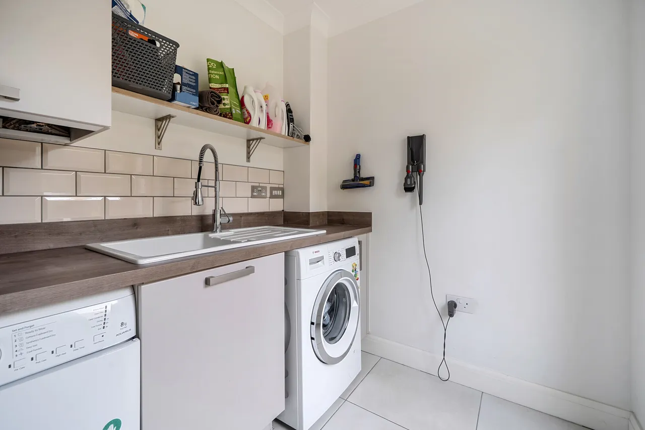 Griffiths Close, Cirencester, GL7, photo 8