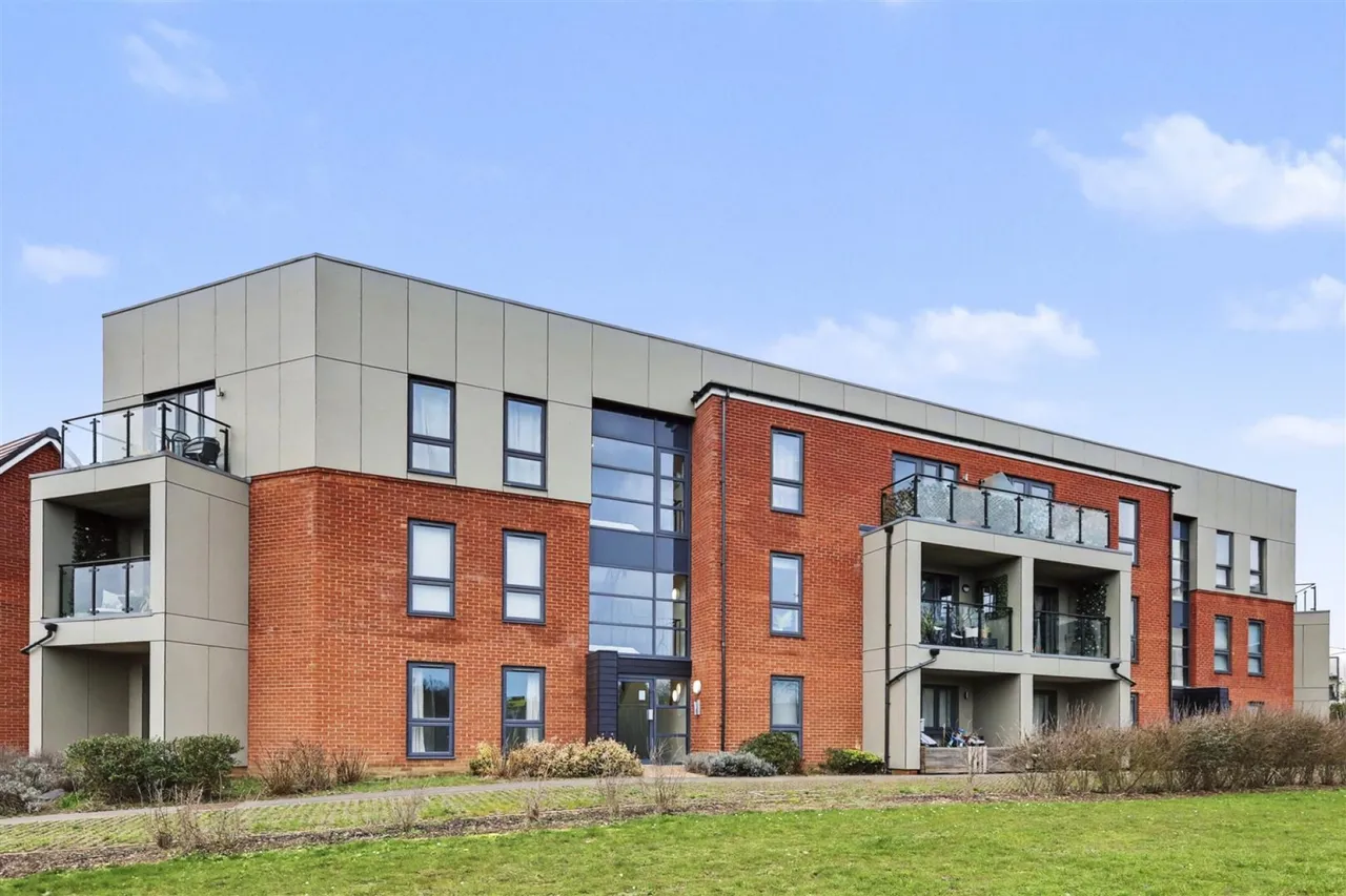 1 bed flat for sale, Blackthorn Drive, Gilden Park