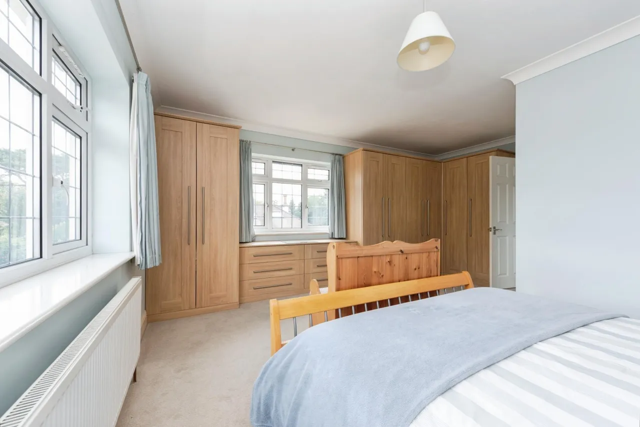 Staines Road, Laleham, TW18, photo 25