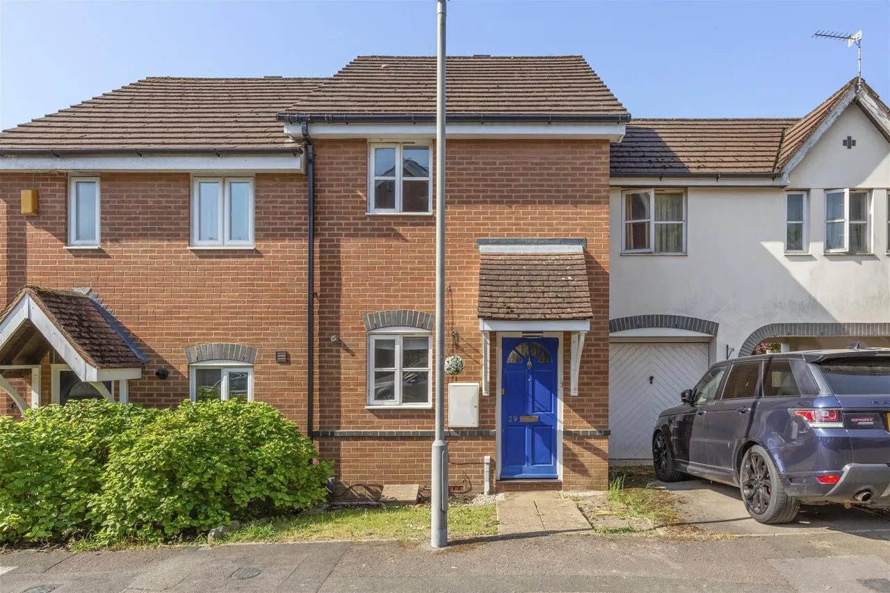2 bed house for sale, Falcon Rise, Downley, HP13