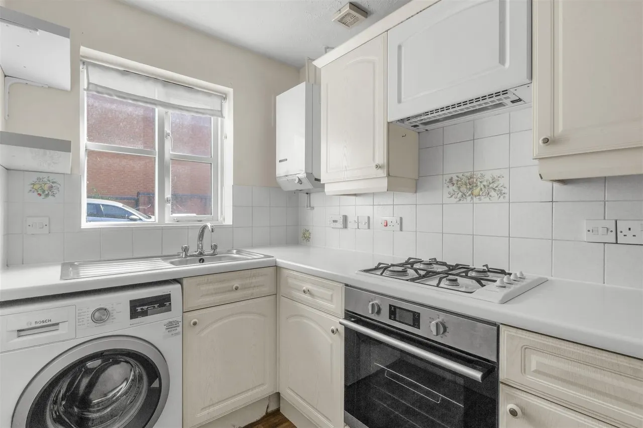 Falcon Rise, Downley, HP13, photo 4
