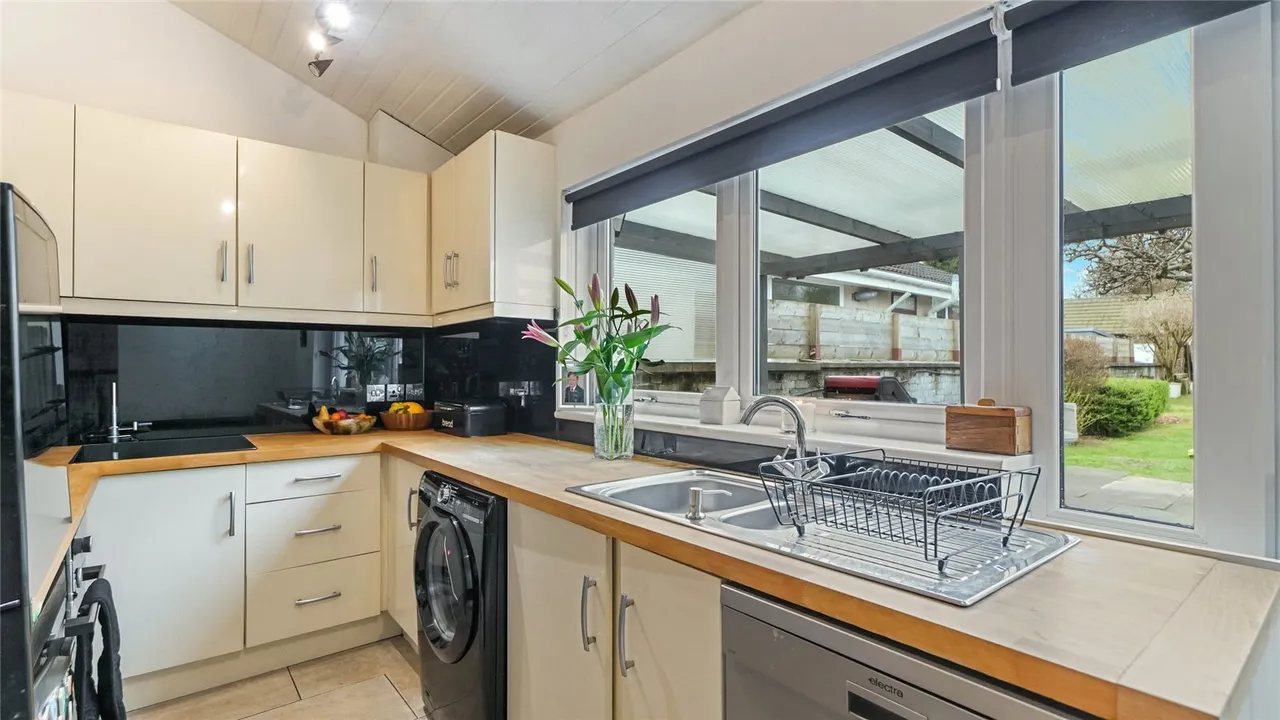 Stirling Road, Cumbernauld, Glasgow, North Lanarkshire, G67, photo 8