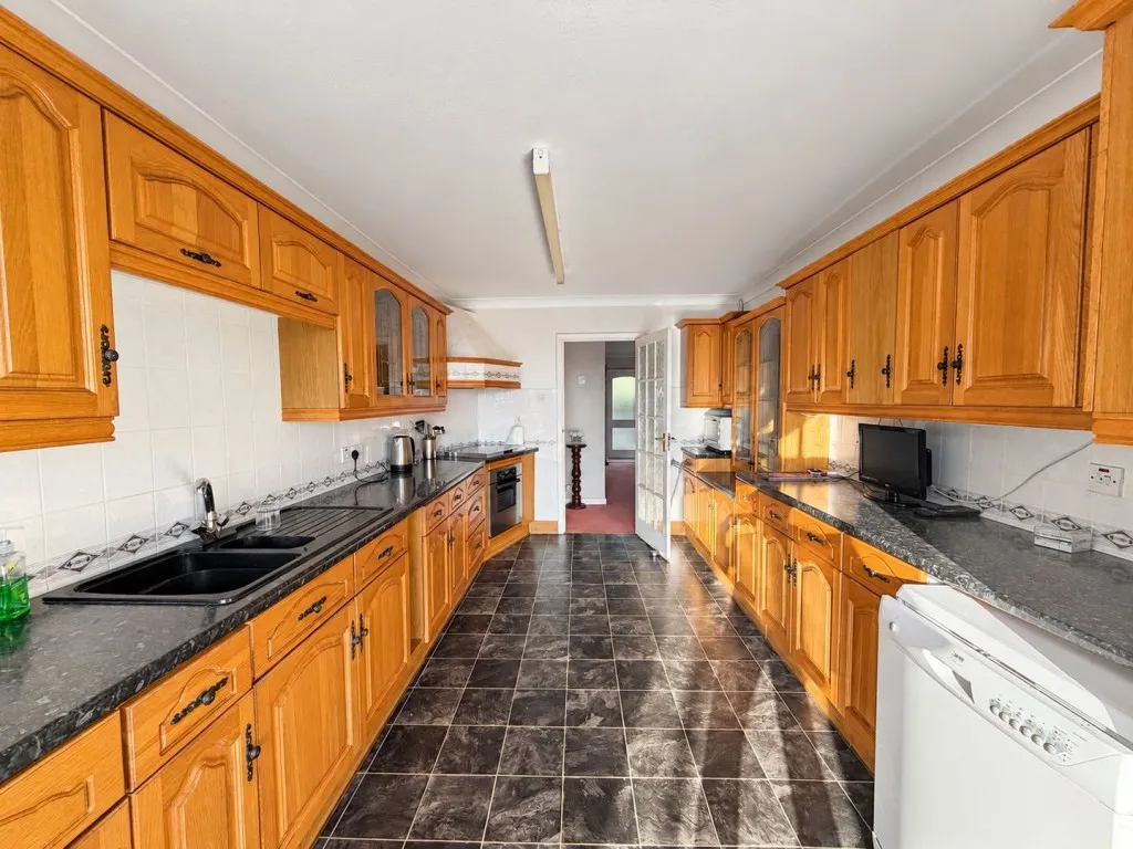 Ellerslie Lane, Bexhill on Sea, photo 22