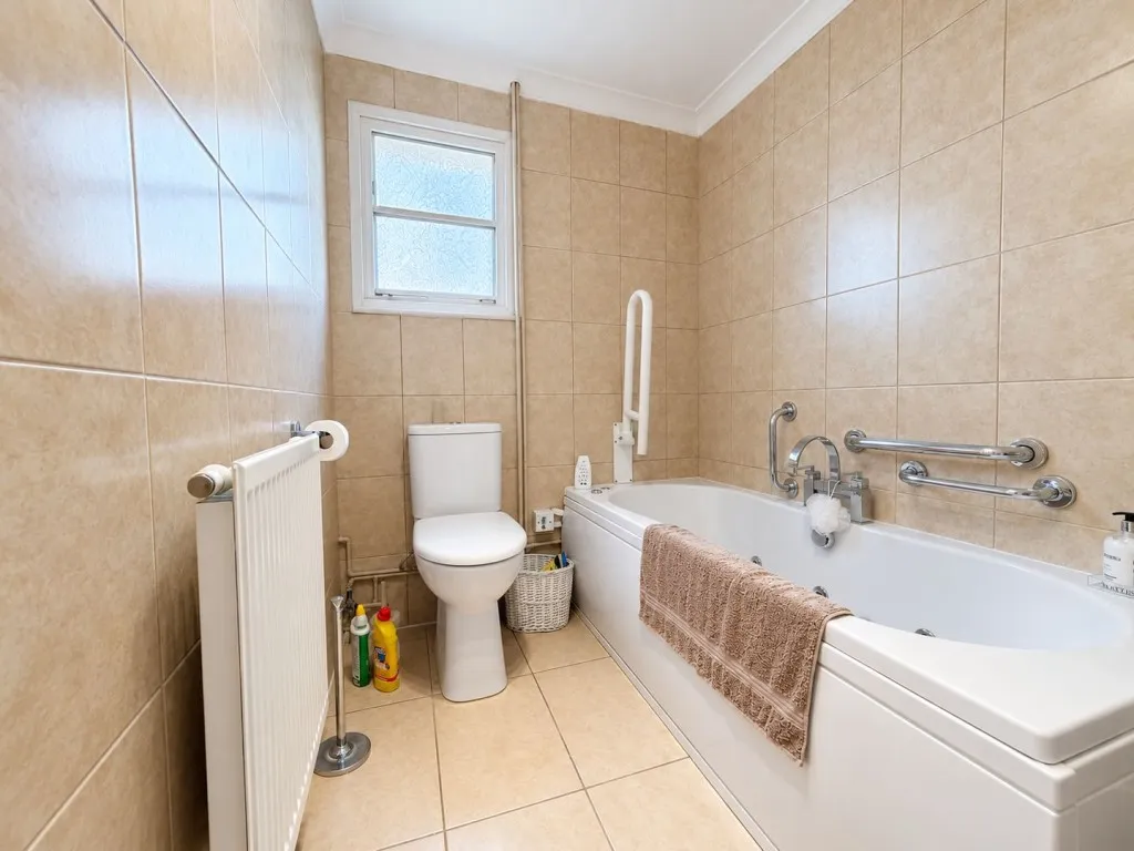 Ellerslie Lane, Bexhill on Sea, photo 19