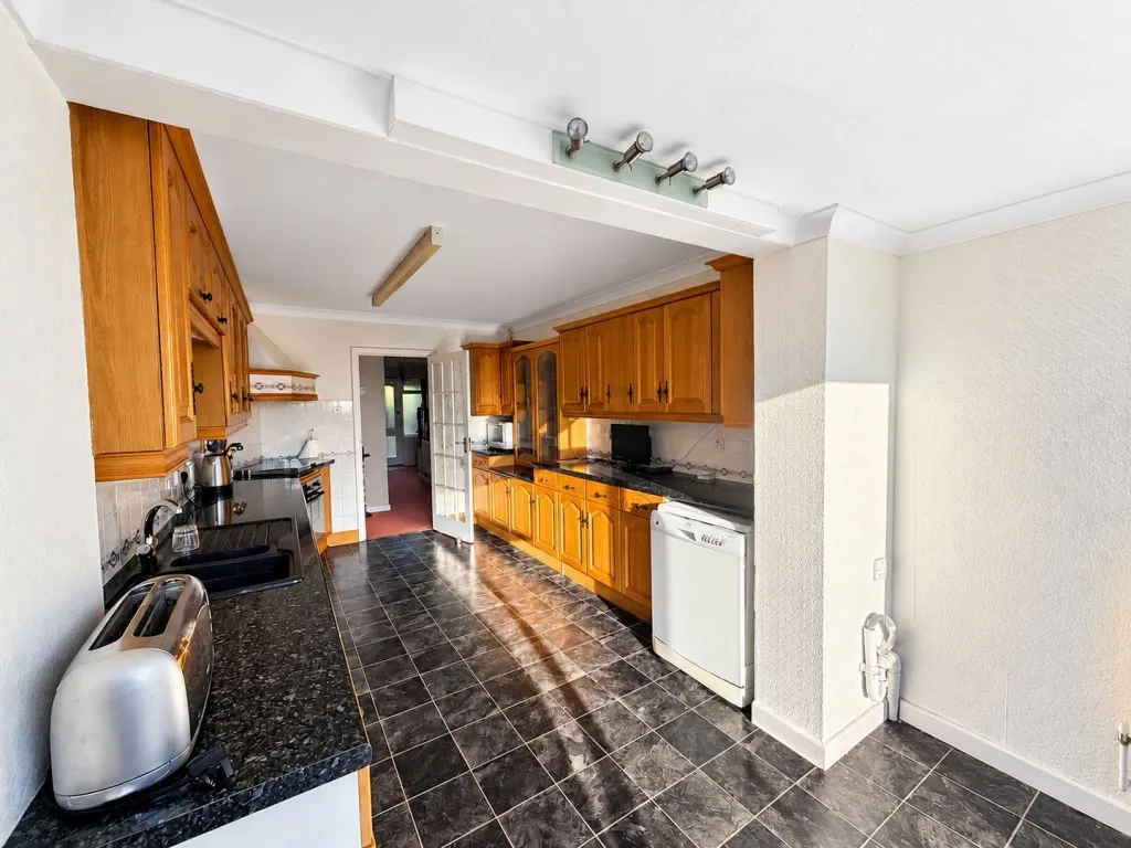 Ellerslie Lane, Bexhill on Sea, photo 15