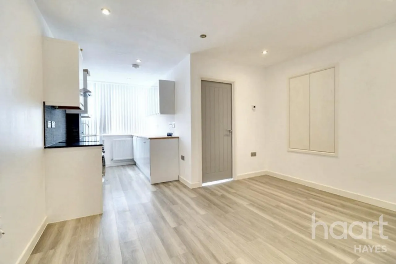 Bentinck Road, West Drayton, UB7, photo 3