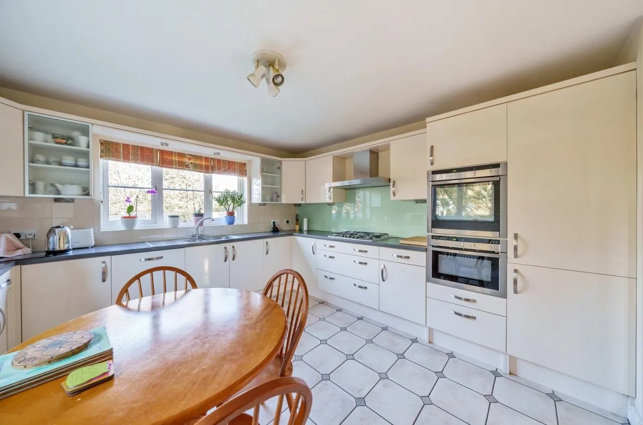 Arundel Avenue, Ewell, KT17 2RN, photo 8