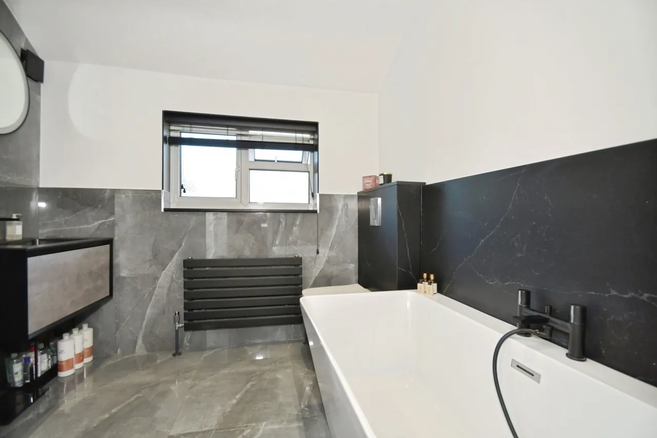 Deerlands Road, CHESTERFIELD, Derbyshire, S42, photo 13