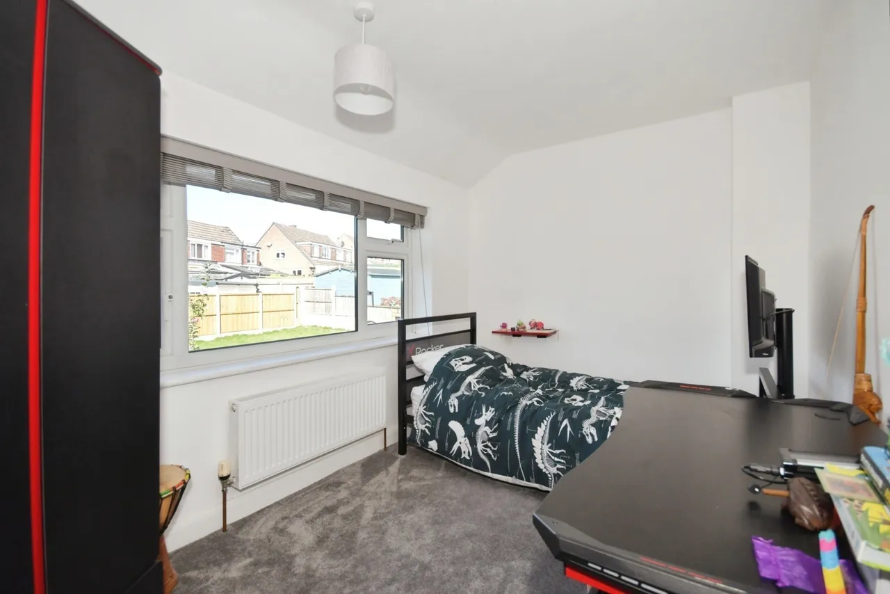 Deerlands Road, CHESTERFIELD, Derbyshire, S42, photo 12