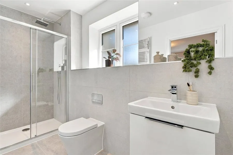 Bakeham Lane, Englefield Green, TW20, photo 11